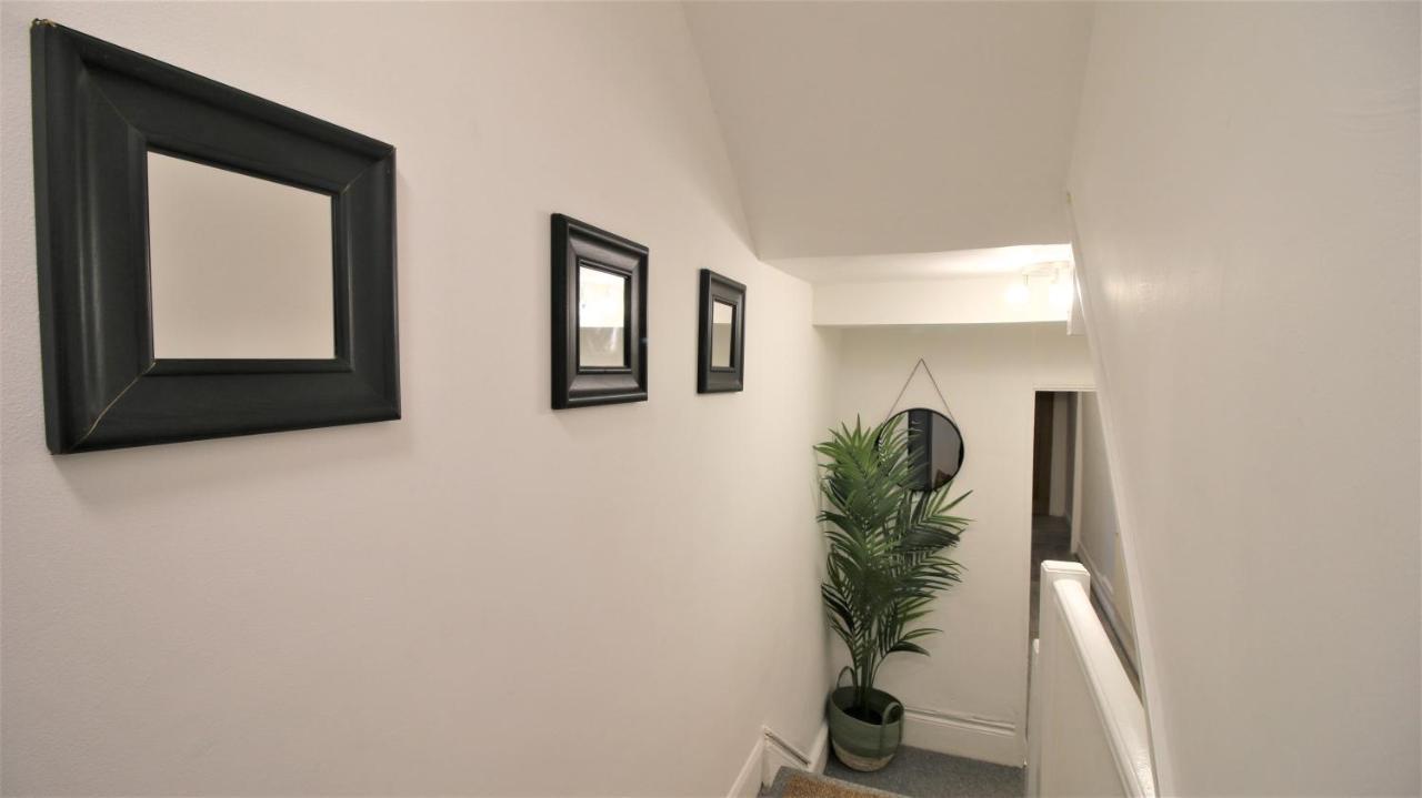 Free Local Parking - Fast Wifi - Sleeps 10 Guests By Property Promise Cardiff Exteriér fotografie