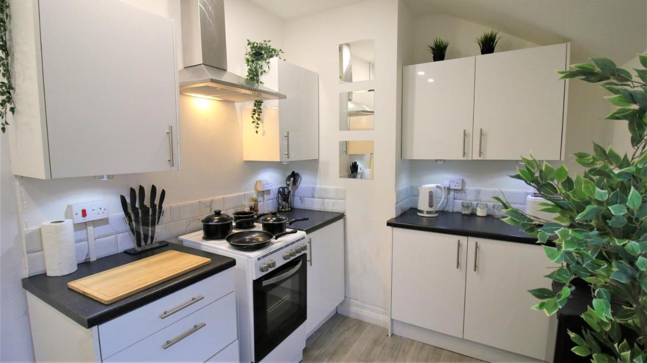 Free Local Parking - Fast Wifi - Sleeps 10 Guests By Property Promise Cardiff Exteriér fotografie