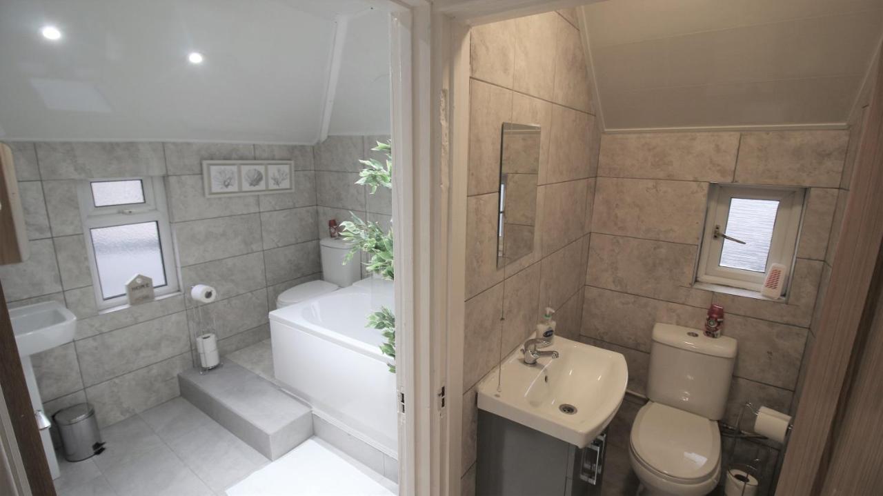Free Local Parking - Fast Wifi - Sleeps 10 Guests By Property Promise Cardiff Exteriér fotografie