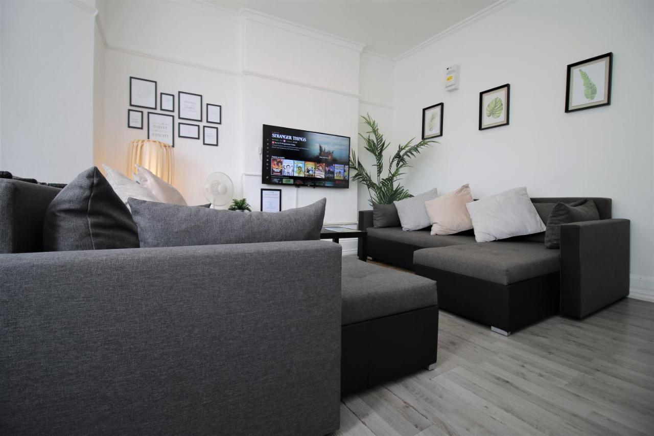 Free Local Parking - Fast Wifi - Sleeps 10 Guests By Property Promise Cardiff Exteriér fotografie